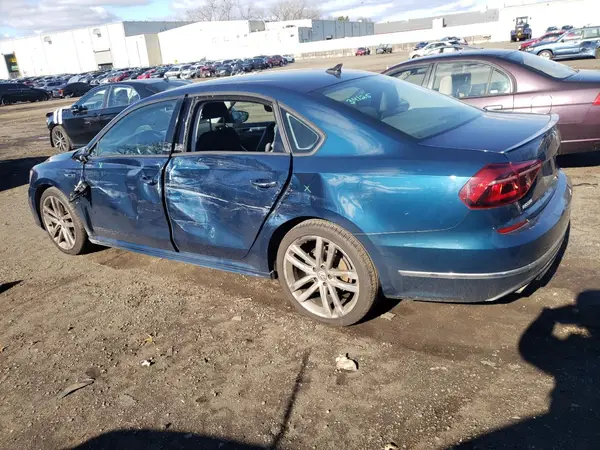 1VWAA7A38JC037720 2018 VOLKSWAGEN PASSAT - Image 2
