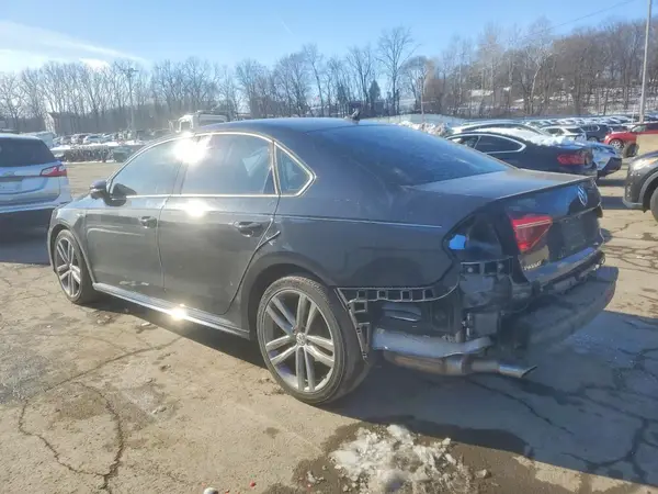1VWAA7A38JC041458 2018 VOLKSWAGEN PASSAT - Image 2