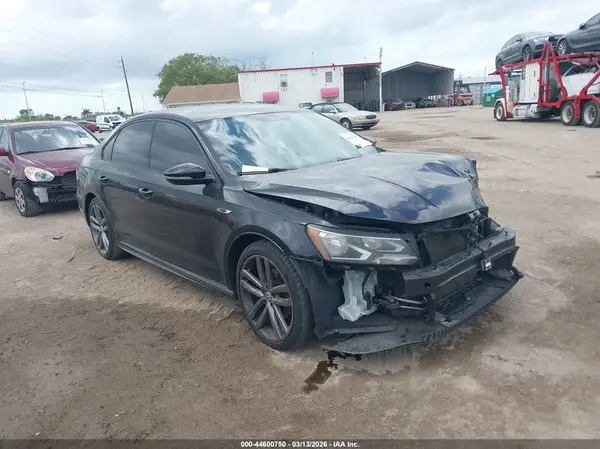 1VWAA7A38JC041475 2018 VOLKSWAGEN PASSAT - Image 1