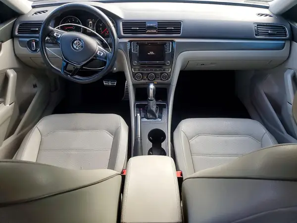 1VWAA7A38JC041718 2018 VOLKSWAGEN PASSAT - Image 8