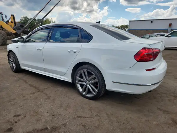 1VWAA7A38JC043596 2018 VOLKSWAGEN PASSAT - Image 2