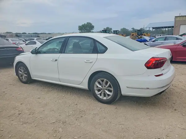 1VWAA7A38JC043727 2018 VOLKSWAGEN PASSAT - Image 2