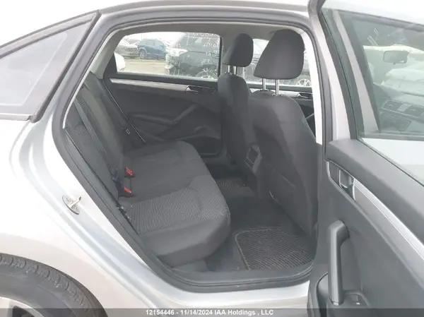 1VWAA7A38JC043761 2018 VOLKSWAGEN PASSAT - Image 8