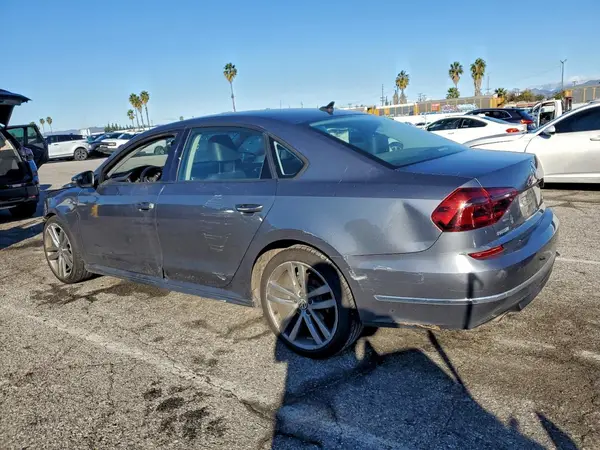1VWAA7A38JC044604 2018 VOLKSWAGEN PASSAT - Image 2