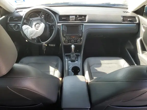 1VWAA7A38JC045333 2018 VOLKSWAGEN PASSAT - Image 8