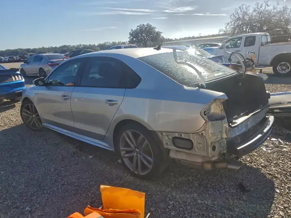 1VWAA7A38JC051181 2018 VOLKSWAGEN PASSAT - Image 2