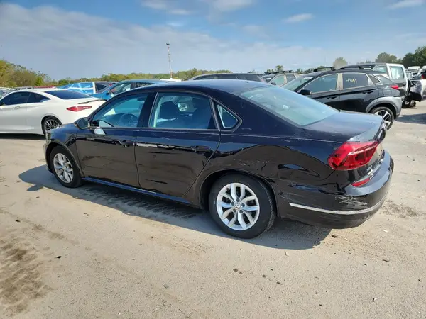 1VWAA7A39JC008372 2018 VOLKSWAGEN PASSAT - Image 2