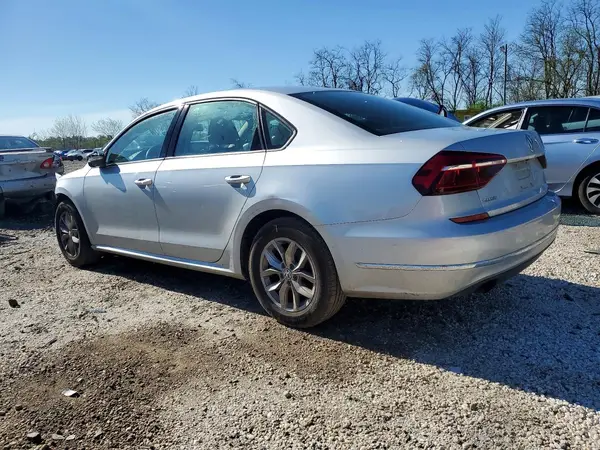 1VWAA7A39JC016083 2018 VOLKSWAGEN PASSAT - Image 2