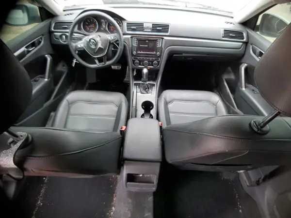 1VWAA7A39JC017010 2018 VOLKSWAGEN PASSAT - Image 8