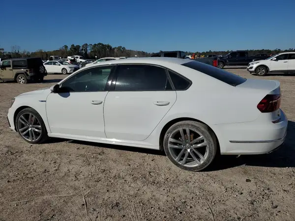 1VWAA7A39JC021770 2018 VOLKSWAGEN PASSAT - Image 2