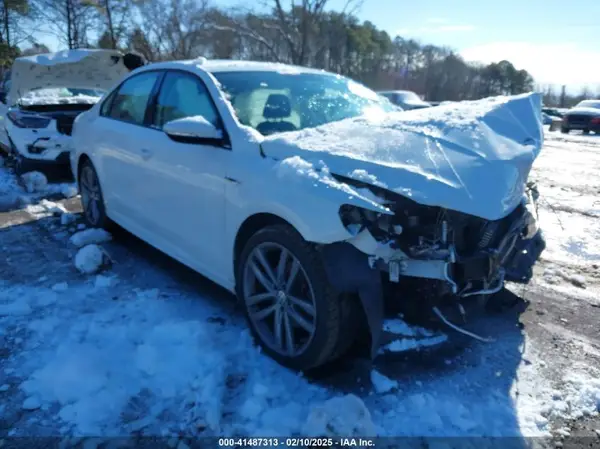 1VWAA7A39JC023292 2018 VOLKSWAGEN PASSAT - Image 1