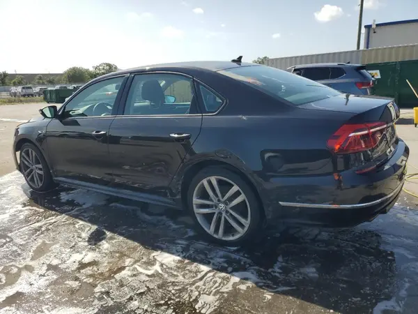 1VWAA7A39JC025320 2018 VOLKSWAGEN PASSAT - Image 2