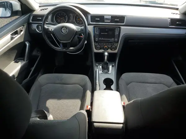 1VWAA7A39JC031652 2018 VOLKSWAGEN PASSAT - Image 8