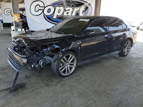 1VWAA7A39JC034230 2018 VOLKSWAGEN PASSAT - Image 1