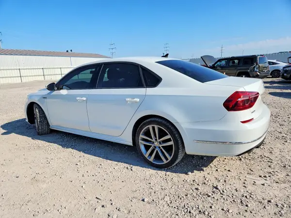 1VWAA7A39JC036706 2018 VOLKSWAGEN PASSAT - Image 2