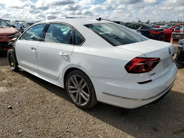 1VWAA7A39JC043302 2018 VOLKSWAGEN PASSAT - Image 2