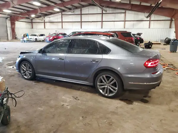 1VWAA7A39JC045308 2018 VOLKSWAGEN PASSAT - Image 2