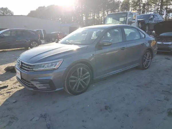 1VWAA7A3XJC010728 2018 VOLKSWAGEN PASSAT - Image 1