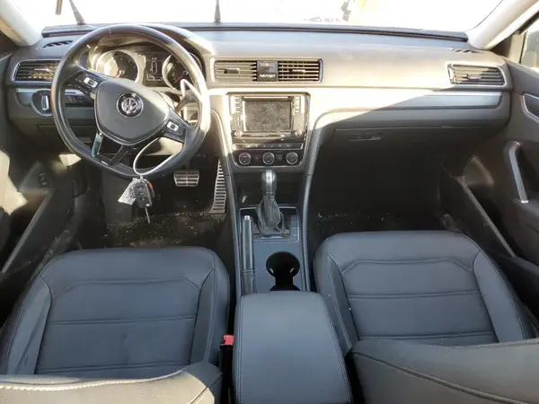 1VWAA7A3XJC010728 2018 VOLKSWAGEN PASSAT - Image 8