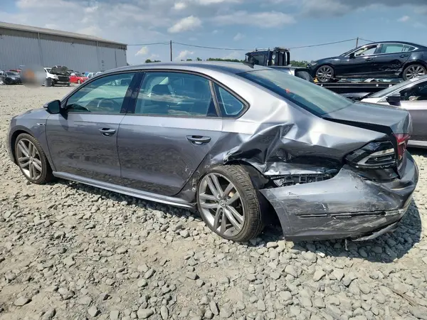 1VWAA7A3XJC015833 2018 VOLKSWAGEN PASSAT - Image 2