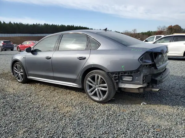 1VWAA7A3XJC015847 2018 VOLKSWAGEN PASSAT - Image 2