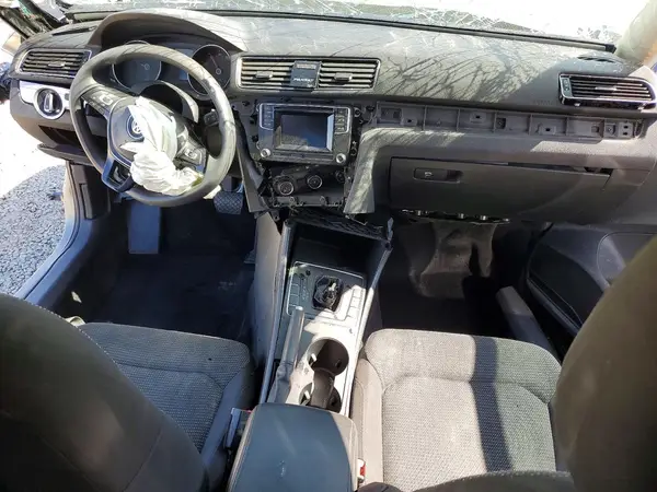1VWAA7A3XJC016805 2018 VOLKSWAGEN PASSAT - Image 8