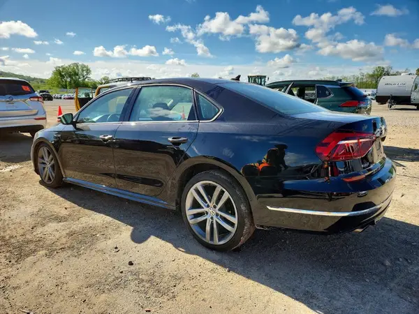 1VWAA7A3XJC017131 2018 VOLKSWAGEN PASSAT - Image 2