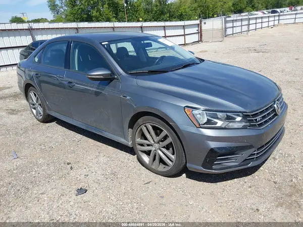 1VWAA7A3XJC018618 2018 VOLKSWAGEN PASSAT - Image 1