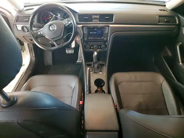 1VWAA7A3XJC018960 2018 VOLKSWAGEN PASSAT - Image 8