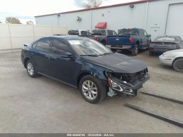 1VWAA7A3XJC021826 2018 VOLKSWAGEN PASSAT - Image 1
