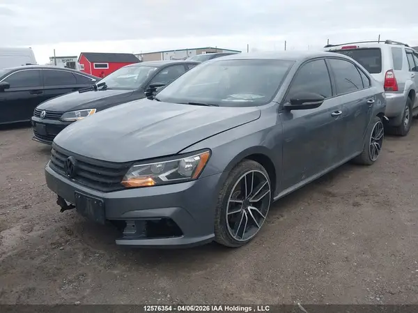 1VWAA7A3XJC034642 2018 VOLKSWAGEN PASSAT - Image 2