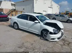 1VWAA7A3XJC037850 2018 VOLKSWAGEN PASSAT
