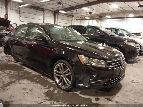 1VWAA7A3XJC039386 2018 VOLKSWAGEN PASSAT - Image 1