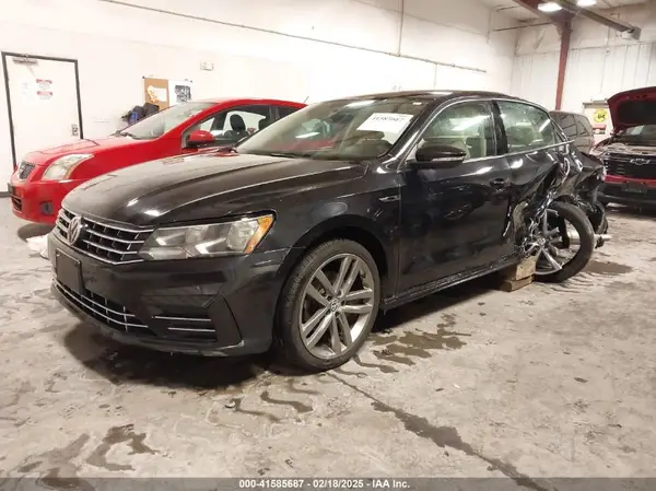 1VWAA7A3XJC039386 2018 VOLKSWAGEN PASSAT - Image 2