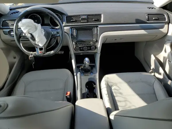1VWAA7A3XJC043941 2018 VOLKSWAGEN PASSAT - Image 8