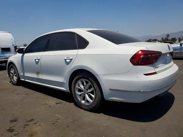 1VWAA7A3XJC044460 2018 VOLKSWAGEN PASSAT - Image 2