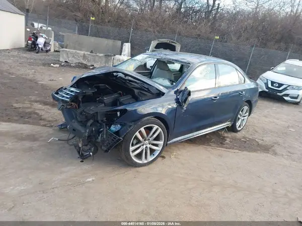 1VWAA7A3XJC045690 2018 VOLKSWAGEN PASSAT - Image 2