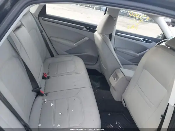 1VWAA7A3XJC045690 2018 VOLKSWAGEN PASSAT - Image 8