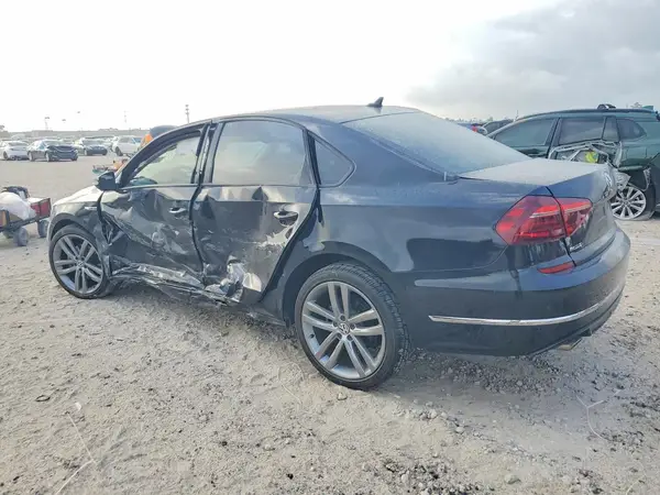 1VWAA7A3XJC048993 2018 VOLKSWAGEN PASSAT - Image 2