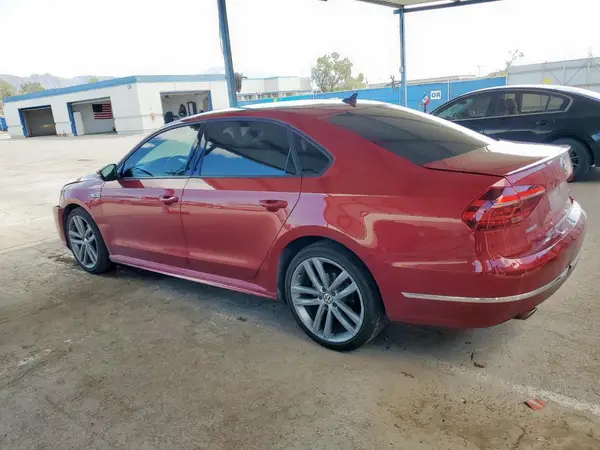 1VWAA7A3XJC050386 2018 VOLKSWAGEN PASSAT - Image 2