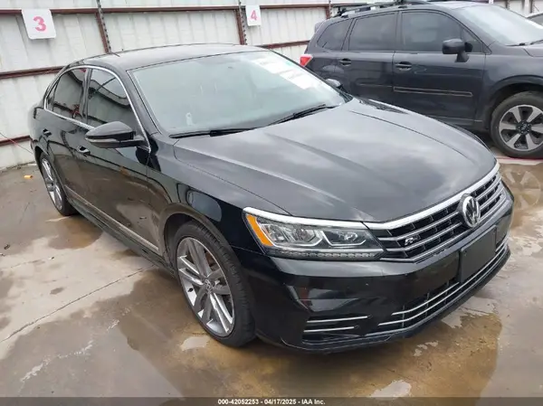1VWAS7A31GC060715 2016 VOLKSWAGEN PASSAT - Image 1
