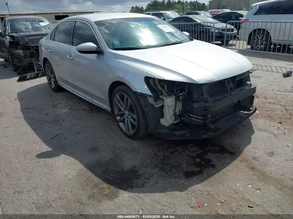 1VWAS7A33GC045133 2016 VOLKSWAGEN PASSAT - Image 1