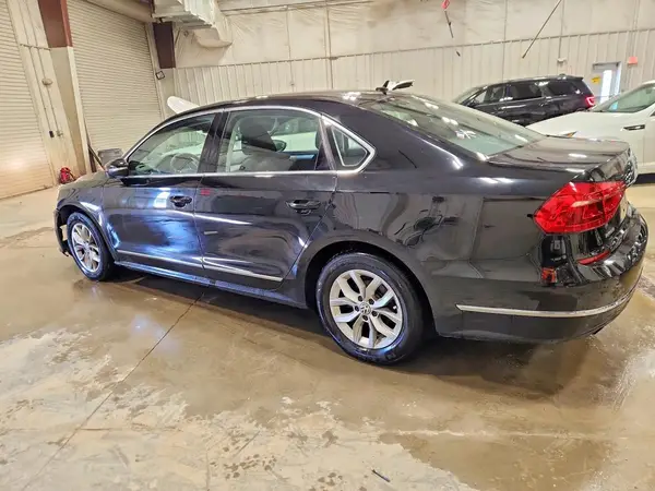 1VWAS7A35GC028978 2016 VOLKSWAGEN PASSAT - Image 2