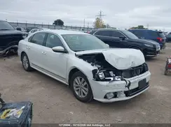 1VWAS7A37GC033695 2016 VOLKSWAGEN PASSAT