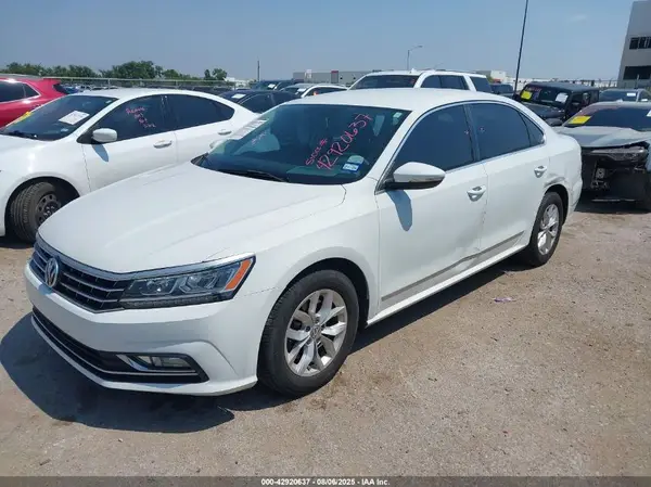 1VWAS7A39GC014467 2016 VOLKSWAGEN PASSAT - Image 2