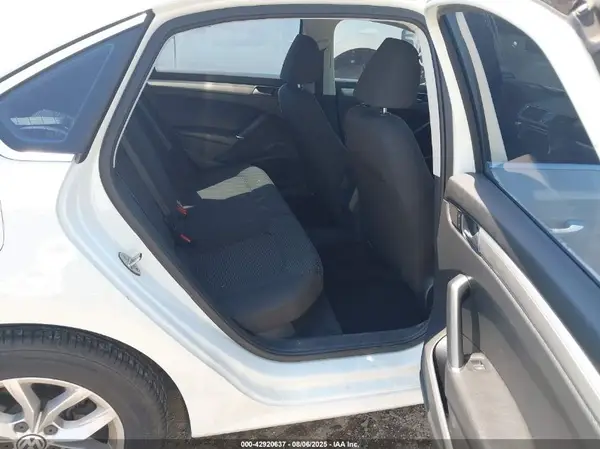 1VWAS7A39GC014467 2016 VOLKSWAGEN PASSAT - Image 8