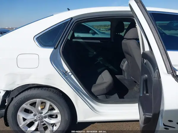 1VWAS7A39GC055231 2016 VOLKSWAGEN PASSAT - Image 8