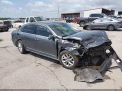 1VWAS7A3XGC054184 2016 VOLKSWAGEN PASSAT