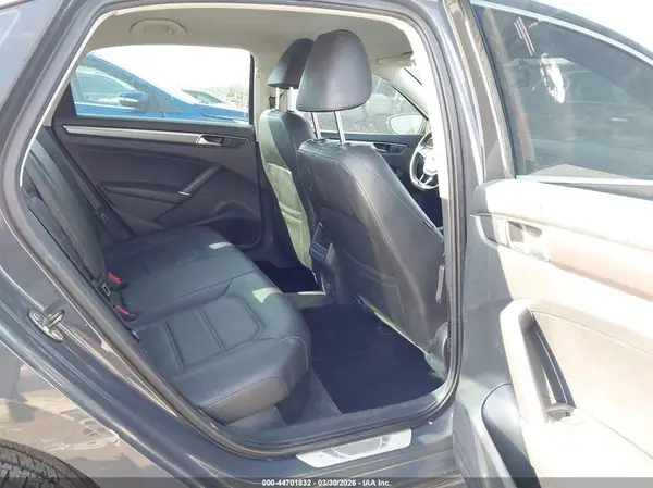 1VWAT7A30GC035334 2016 VOLKSWAGEN PASSAT - Image 8