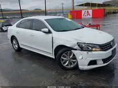 1VWAT7A30GC036807 2016 VOLKSWAGEN PASSAT